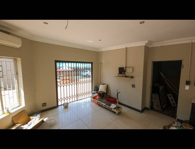 1,174M² BUSINESS FOR SALE IN IFAFI